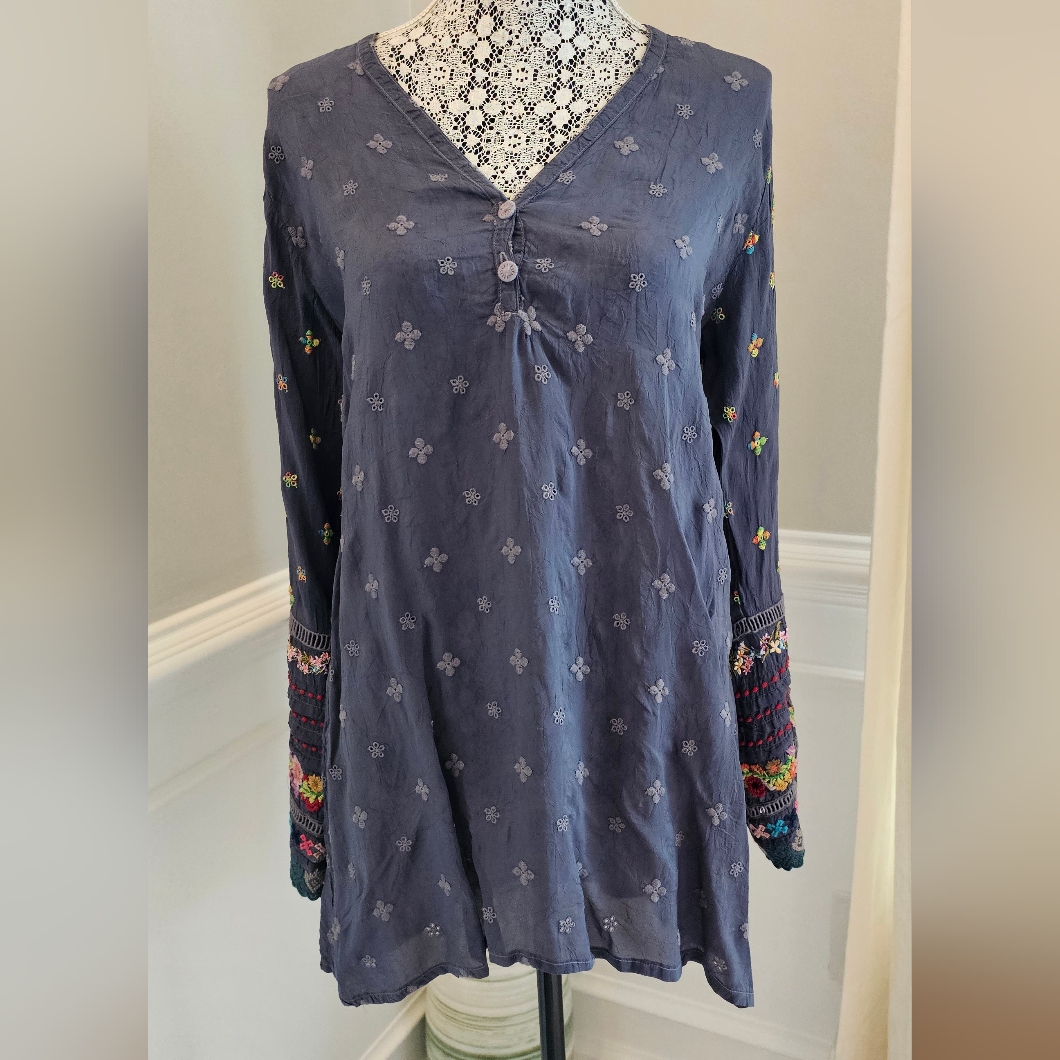 Johnny Was Silky Heathered Blue-Delicate Embroidered Tunic Size M